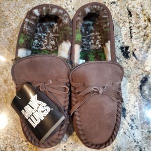 Brand New Muk Luks Size 9 Lined Casual Shoes or Slippers